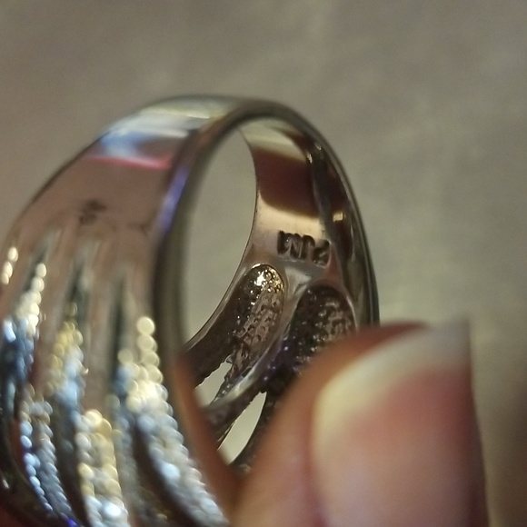 Sz 9.75/10 ladies Very Blingy dinner ring.  NOT HALLMARKED. EUC. CZ & Silvertone - Picture 3 of 5